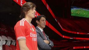 As primeiras imagens de Álvaro Carreras com a camisola do Benfica