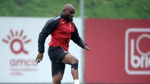 Olympiacos na frente por Al Musrati