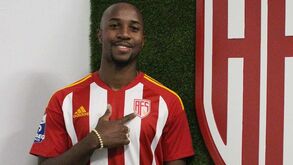 AVS SAD oficializa a contratação de Yair Mena