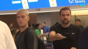 Rollheiser no aeroporto antes de embarcar para Portugal: «Obrigado às pessoas do Estudiantes»