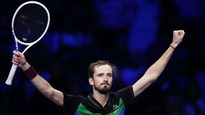 Open da Austrália: Medvedev elimina Ruusuvuori e segue para a terceira ronda