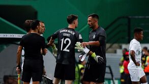 Franco Israel rende Adán numa opção inédita