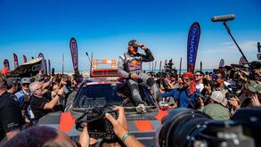 Dakar'2024: Carlos Sainz iguala Ari Vatanen com quarta vitória na prova