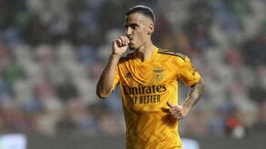 Benfica oficializa saída de Chiquinho para o Olympiacos a título definitivo