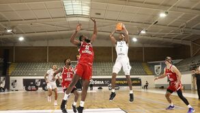 Sporting e Benfica castigados