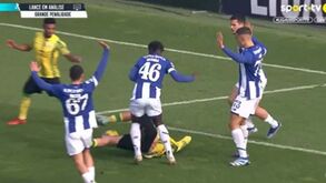 FC Porto 'atira-se' à arbitragem após jogo da equipa B: «Mais um atentado à verdade desportiva»