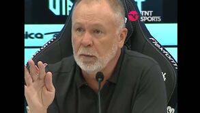 Treinador do Corinthians sobre Lucas Veríssimo: «Os contratos têm de ser respeitados»