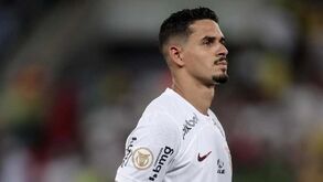 Presidente do Corinthians irritado com Lucas Veríssimo: «Ficou a enrolar para assinar...»