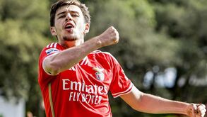 Jogadores do Benfica B têm muita procura mas Rui Costa resiste a libertá-los