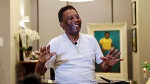 Mulher brasileira pede exumação do corpo de Pelé