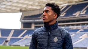 Danny Namaso fica blindado por uma cláusula de rescisão de 80 milhões de euros