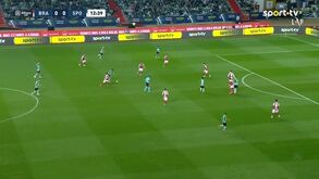 Pote vai dos 'passes para a baliza' para as 'bombas': o remate ao poste a mais de 30 metros da baliza