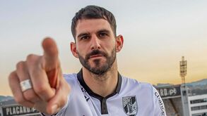 Nélson Oliveira: «Estou grato por poder voltar a jogar no meu país num clube como o V. Guimarães»