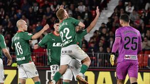 Almería de Luís Maximiano perde em casa com o Alavés e é cada vez mais último