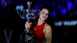 Sabalenka revalida título em Melbourne