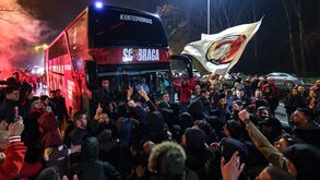 Comitiva do Sp. Braga apertada no meio da festa