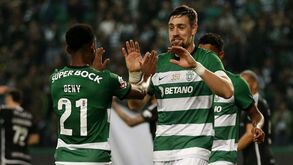 Capitão reforça legado: goleador Coates agarra recorde