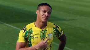 Clinton reforça ataque do Tondela