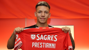 As primeiras imagens de Prestianni após assinar contrato com o Benfica