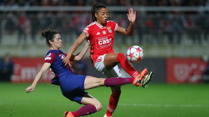 Benfica fecha fase de grupos da Champions feminina com empate frente ao Barcelona