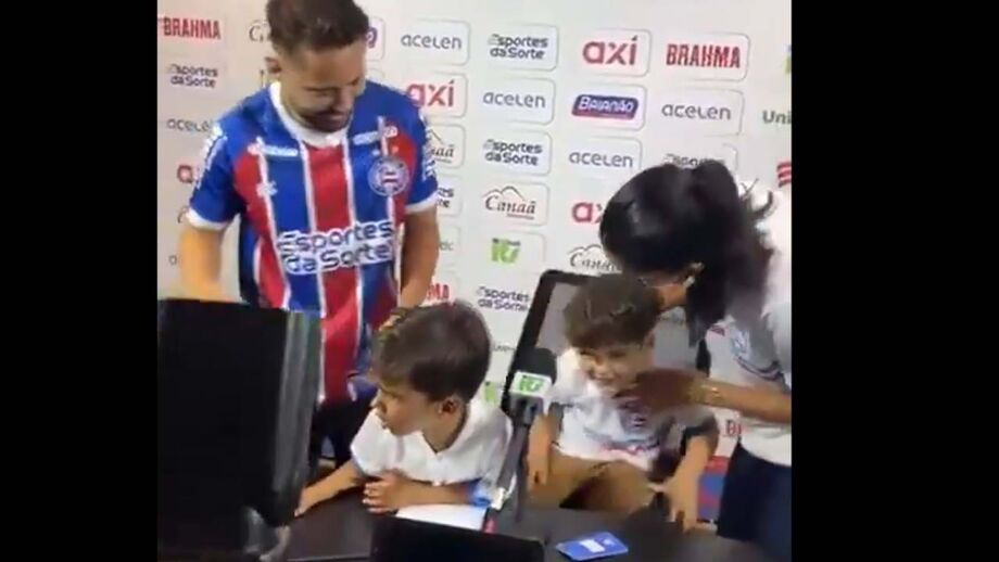 Jogador terminou contrato com o Mengão e mudou de clube