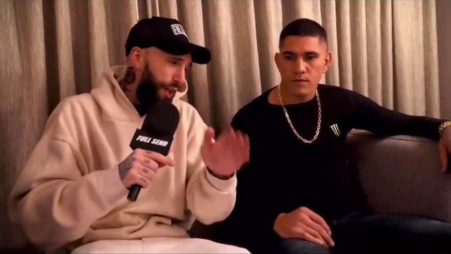 Alex Poatan convidado a explicar-se sobre o fim do namoro com Merle Christine, no podcast 'Spinning Backfist'