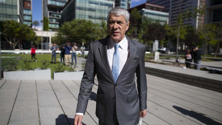 José Sócrates é o primeiro ex-primeiro-ministro a responder em tribunal por alegados crimes cometidos durante o exercício de funções