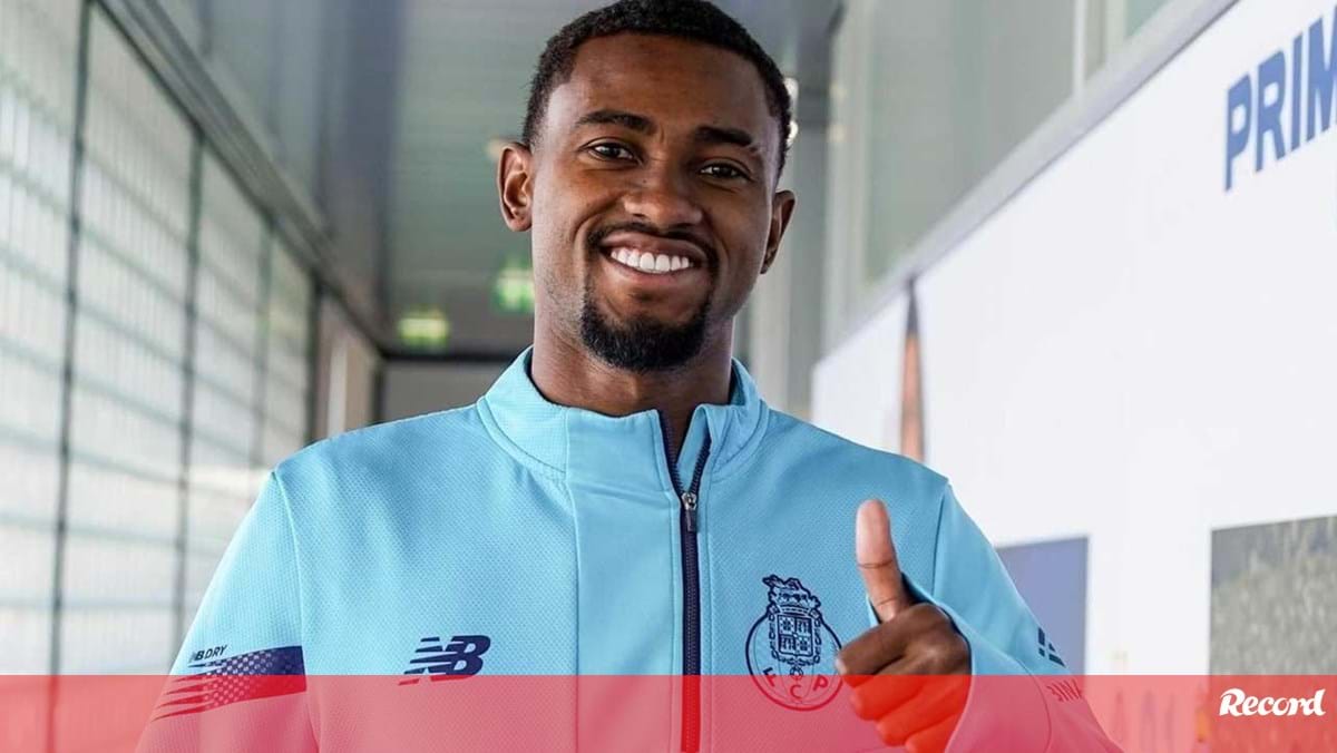 Otávio e Zé Pedro na lista do FC Porto para a Liga dos Campeões