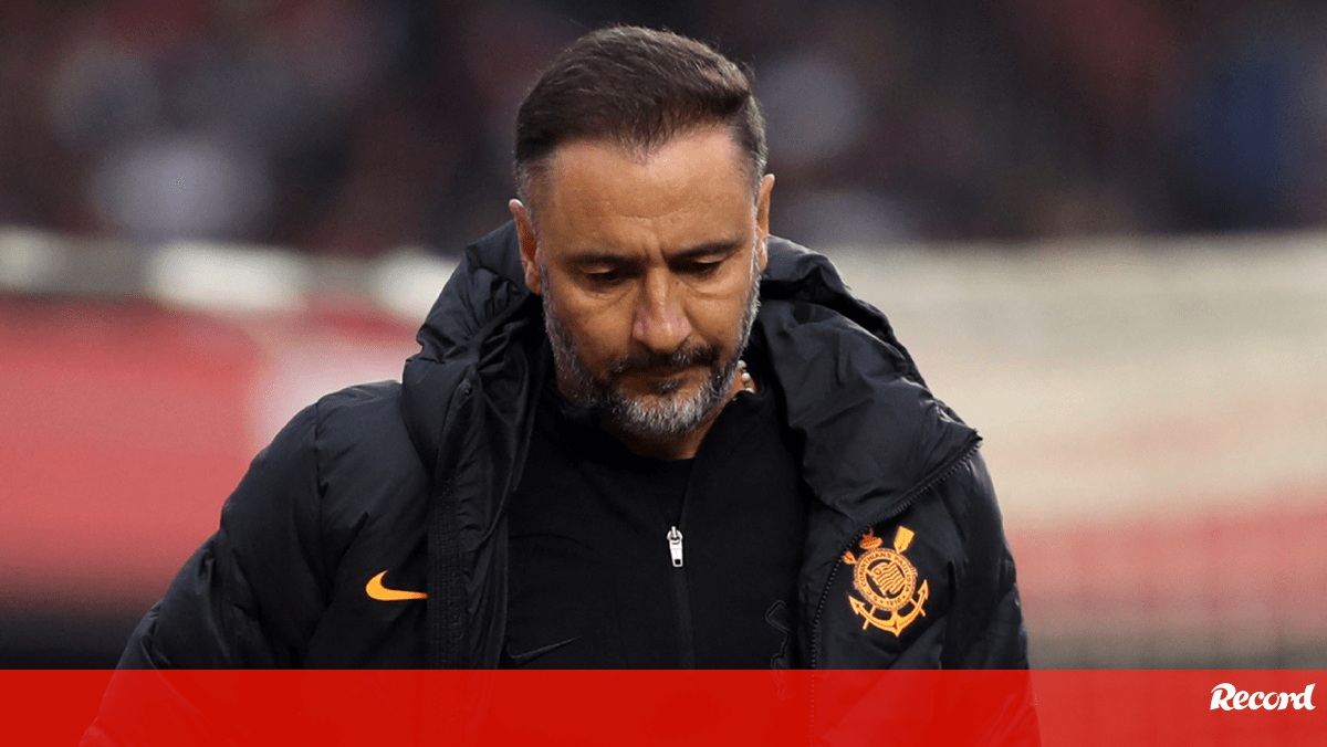 Vítor Pereira processa Corinthians