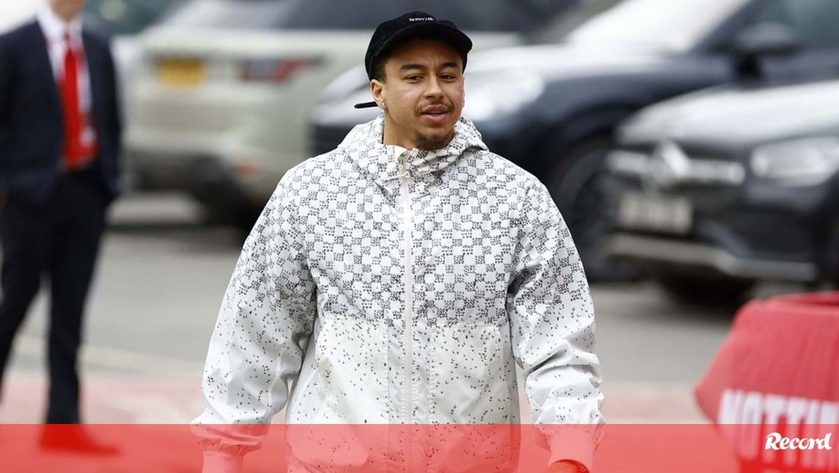 Antigo jogador do Manchester United continua desempregado mas tem ofertas de... 26 clubes