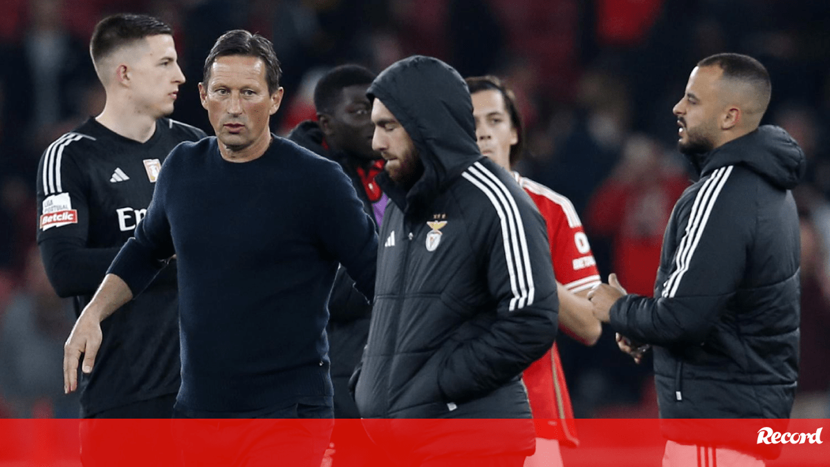 Benfica-Gil Vicente: Kökçü foi ao balneário com o jogo a decorrer