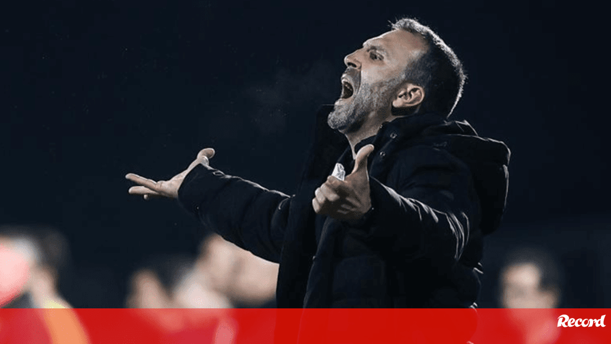 Sérgio Vieira garante Estrela da Amadora determinado e com alma tricolor frente ao Portimonense