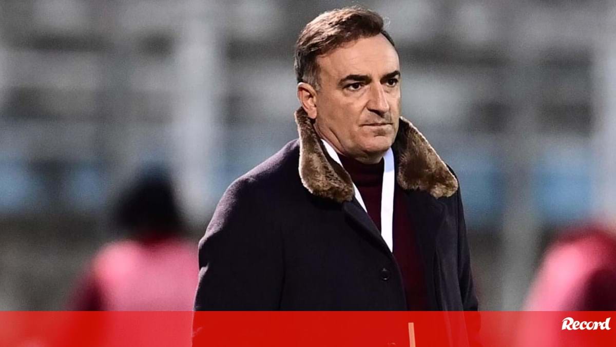 Carlos Carvalhal: mais uma vítima da trituradora do Olympiacos