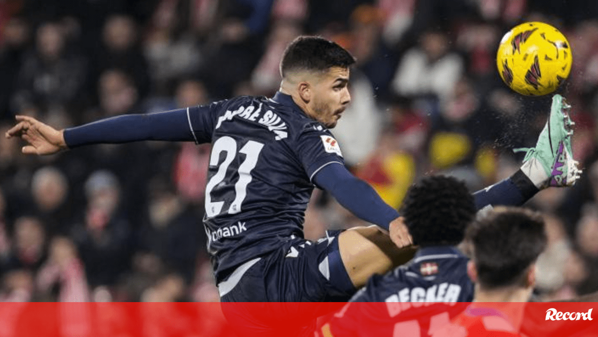 Com André Silva a titular, Real Sociedad volta a tropeçar