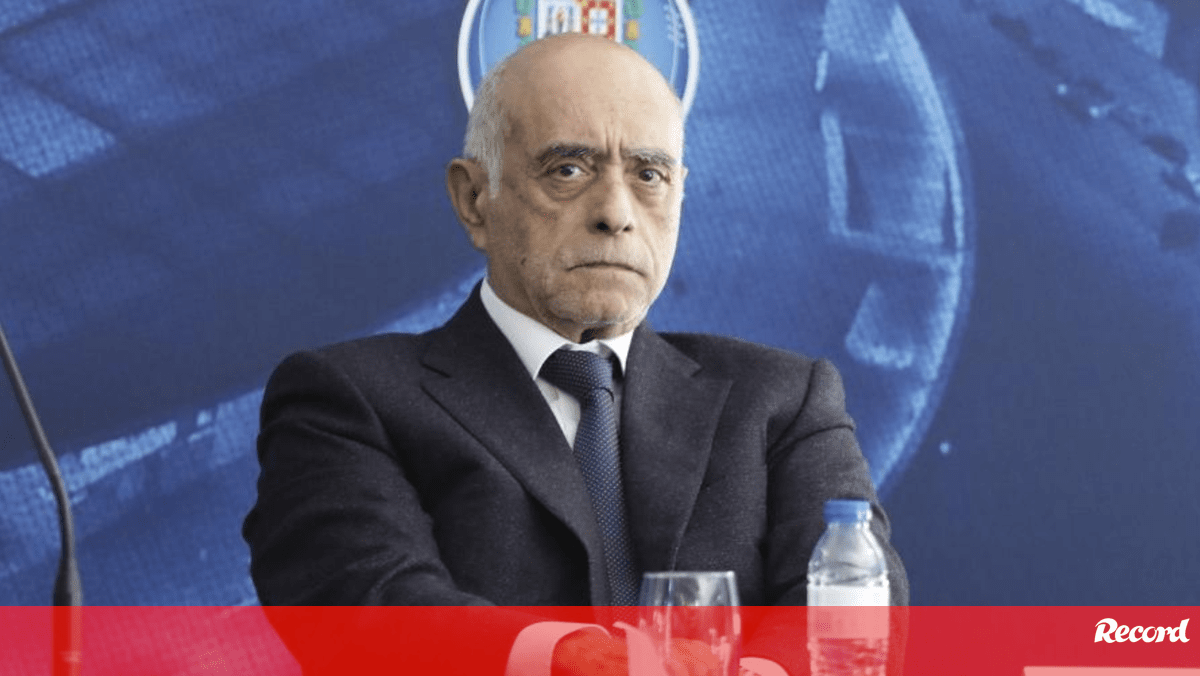 Henrique Ramos acusou Adelino Caldeira de ter "organizado e orquestrado" a Assembleia Geral