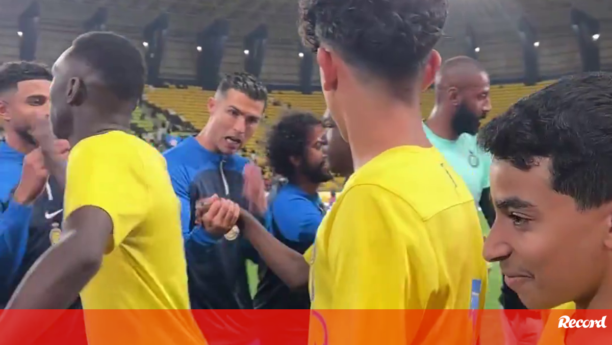 «Anda cá, dá um beijinho ao teu pai, pá»: Cristiano Ronaldo bem chamou, mas  Cristianinho seguiu em frente