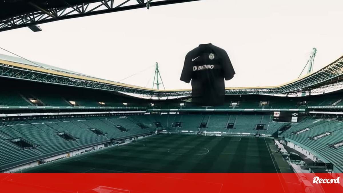 "Black is back": aí está o quarto equipamento do Sporting