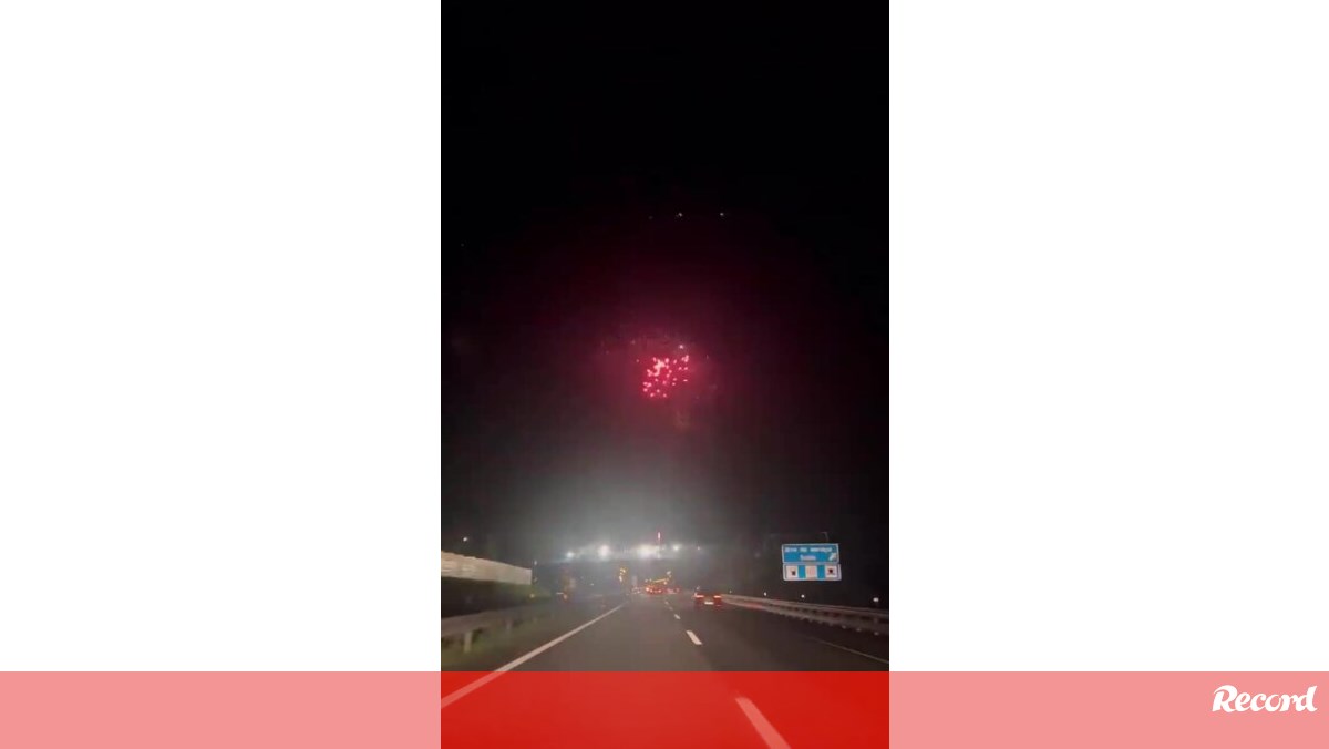 Regresso do Sporting a Lisboa com fogo de artifício na auto-estrada