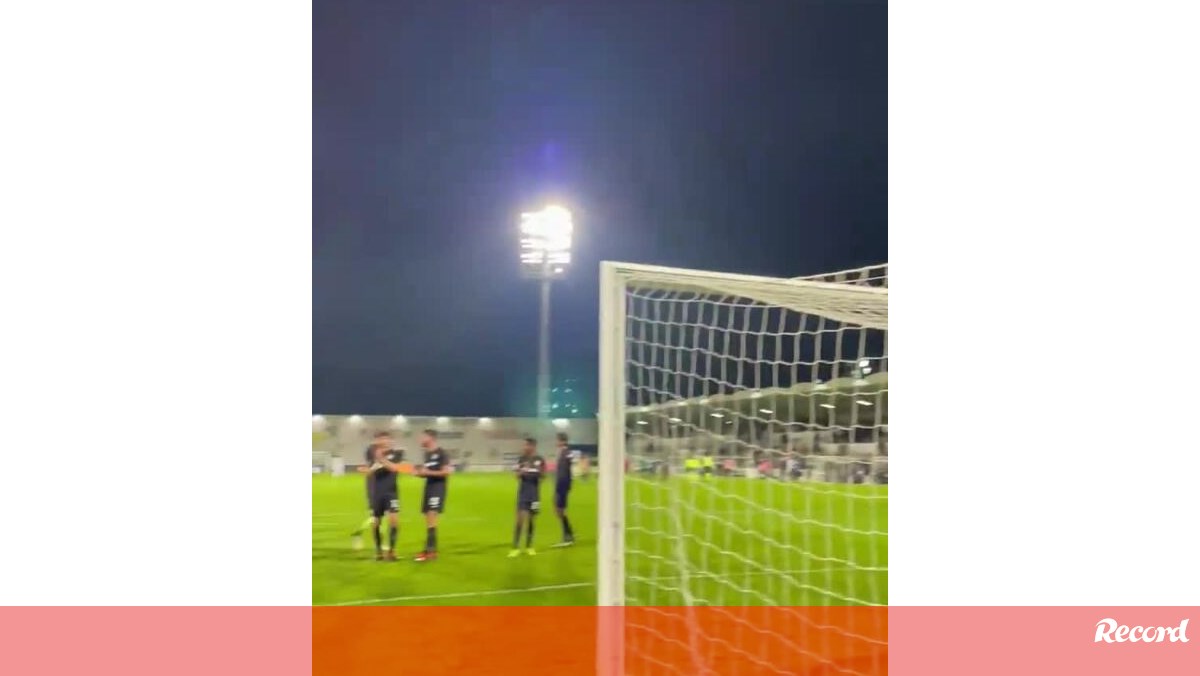 «Eu quero o Sporting camepão»: momento de comunhão entre jogadores e adeptos após a vitória frente ao Moreirense