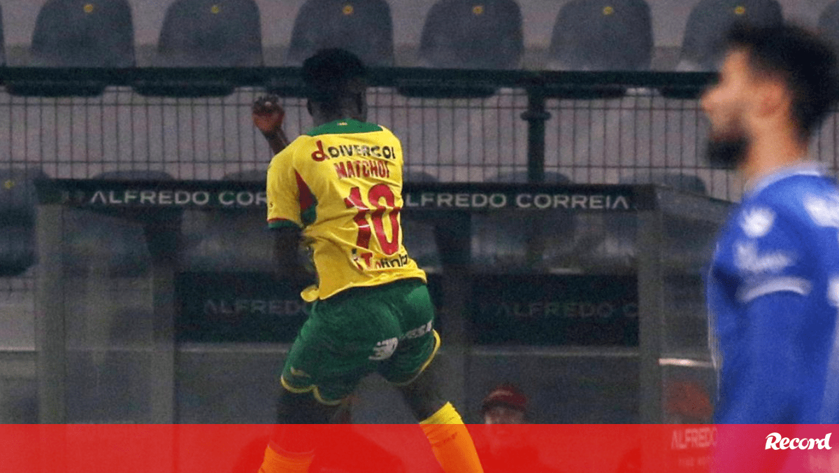 A crónica do P. Ferreira-Feirense, 1-0: triunfo deixa castores mais perto da permanência