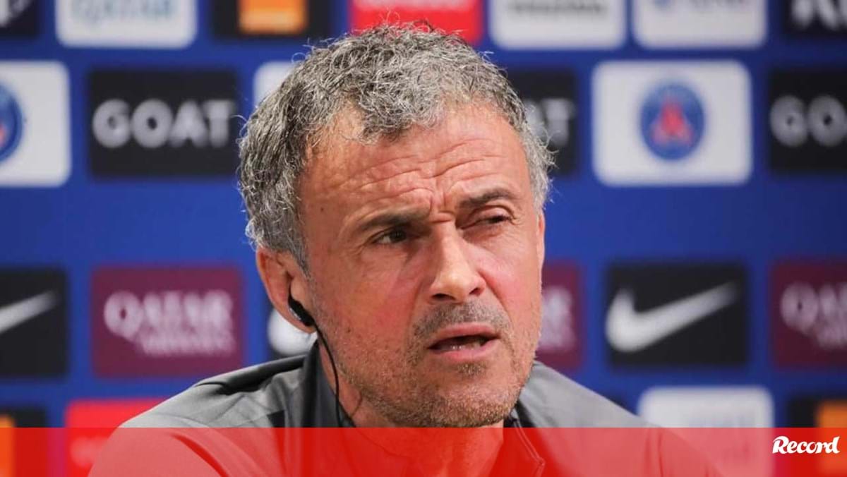 A resposta curiosa de Luis Enrique sobre Rafael Leão: «É um cantor?»