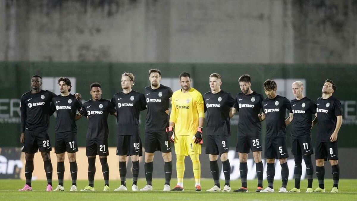 Sporting multado por adepto ter gritado "Benfica é m...!" na homenagem