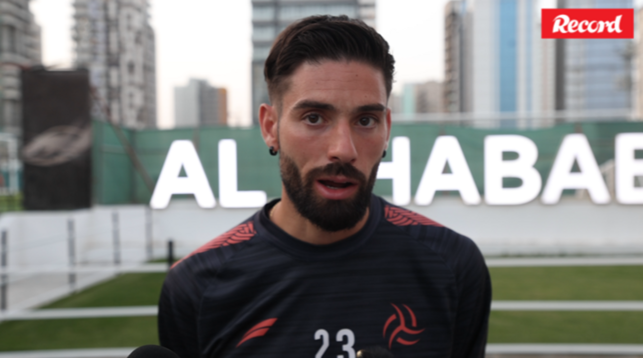 Yannick Carrasco deixa conselho ao ex-colega João Félix: «Às vezes