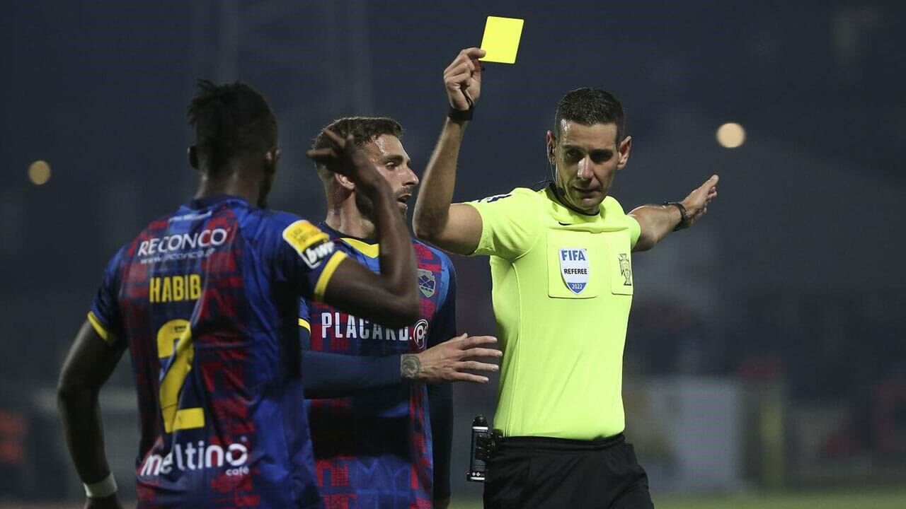 António Nobre já mostrou um total de 81 cartões no campeonato