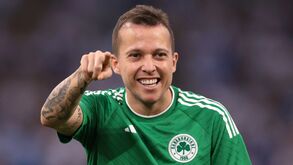 Alegria nas pernas: Atlético Mineiro prepara regresso de Bernard