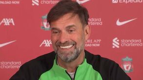 Jurgen Klopp recebe telefonema do dentista a meio da conferência de imprensa