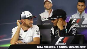 Jenson Button aprova ida de Hamilton para a Ferrari: «É uma mudança corajosa»