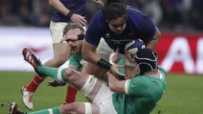 Irlanda vence França e dá passo importante para renovar título do Seis Nações