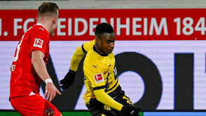 Dortmund volta a perder pontos