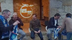 Villas-Boas recebe Jorge Costa e Nuno Valente na sede de campanha: adeptos não deixam escapar campeões europeus